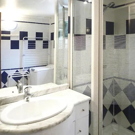 Wooden House By Near Barneville Feriehus